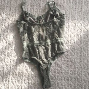 Missguided Tops - Sage Green Lace Bodysuit Missguided Tops - Sage Green Lace Bodysuit
